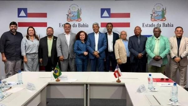 VEREADORES EM ILHÉUS SE REÚNEM  COM O GOVERNADOR JERÔNIMO EM SALVADOR 