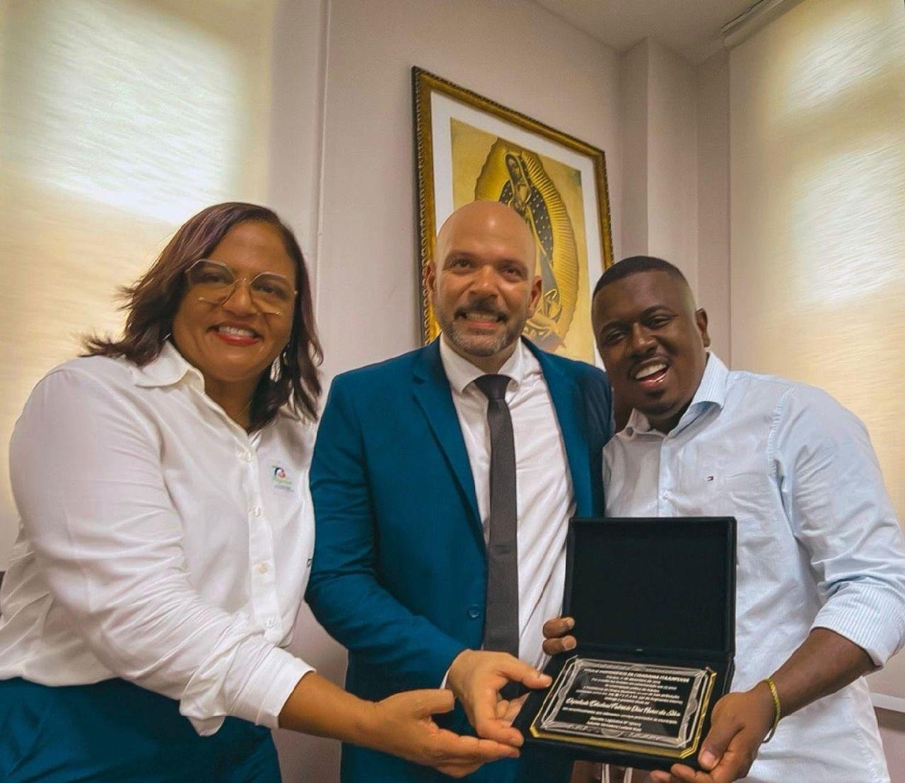 PANCADINHA ENTREGA AMBULÂNCIA E RECEBE TÍTULO DE CIDADÃO ITAJUIPENSE