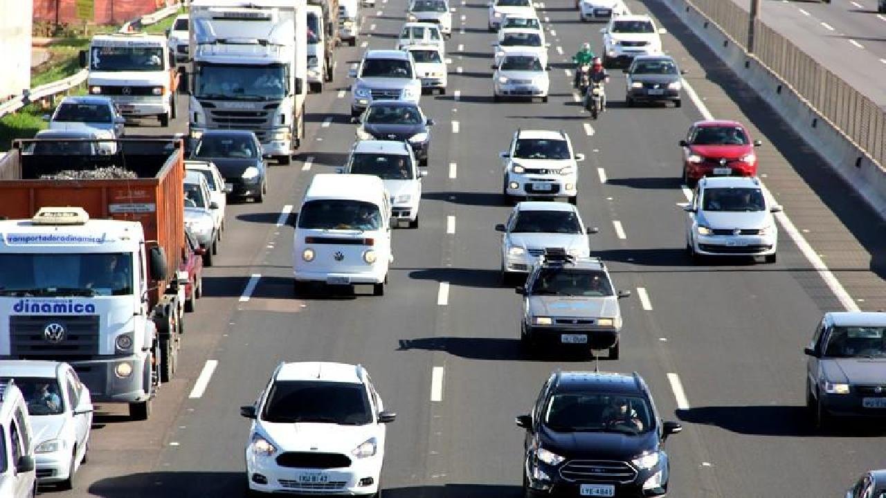DONOS DE VEÍCULOS COM PLACAS FINAIS 9 E 0 TÊM ATÉ FINAL DE JULHO PARA REGULARIZAR LICENCIAMENTO ANUAL DONOS DE VEÍCULOS COM PLACAS FINAIS 9 E 0 TÊM ATÉ FINAL DE JULHO PARA REGULARIZAR LICENCIAMENTO ANUAL