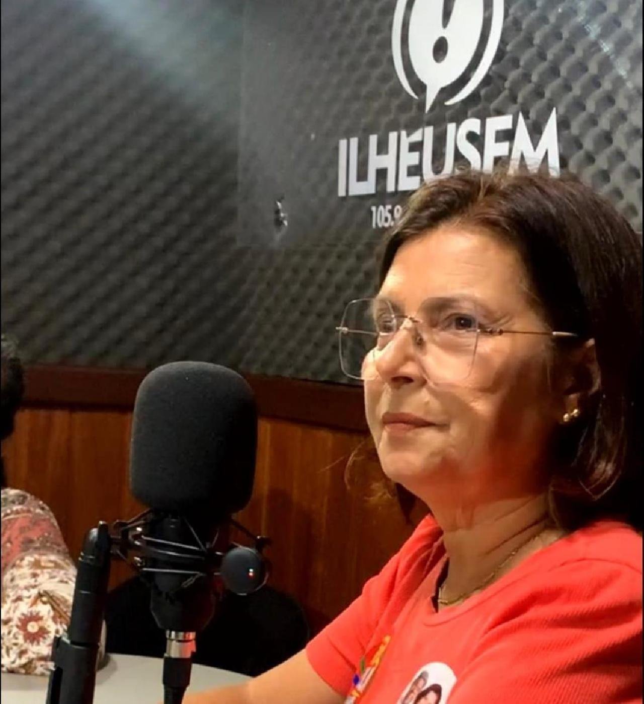 ADÉLIA PINHEIRO DEFENDE PROGRESSÃO PARCIAL E CONTESTA CLASSIFICAÇÃO COMO “APROVAÇÃO AUTOMÁTICA”