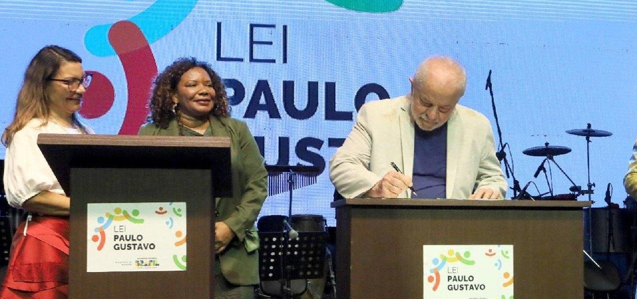 EM EVENTO, LULA ASSINA LEI PAULO GUSTAVO, GARANTE CONSTRUÇÃO DE PONTE E VINDA DE INDÚSTRIA AUTOMOBILÍSTICA PARA BAHIA EM EVENTO, LULA ASSINA LEI PAULO GUSTAVO, GARANTE CONSTRUÇÃO DE PONTE E VINDA DE INDÚSTRIA AUTOMOBILÍSTICA PARA BAHIA