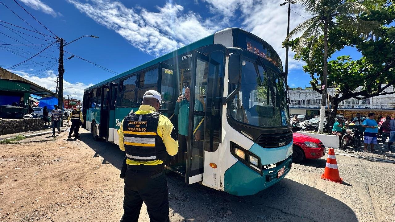 SUTRAM INTENSIFICA FISCALIZAÇÃO E RETIRA ÔNIBUS IRREGULARES DE CIRCULAÇÃO EM ILHÉUS SUTRAM INTENSIFICA FISCALIZAÇÃO E RETIRA ÔNIBUS IRREGULARES DE CIRCULAÇÃO EM ILHÉUS