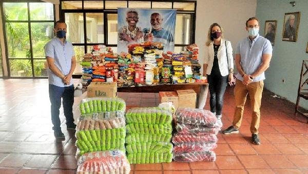 ABRIGO SÃO VICENTE DE PAULO RECEBE 1 TONELADA DE ALIMENTOS DAS LOJAS O BOTICÁRIO, EM ILHÉUS