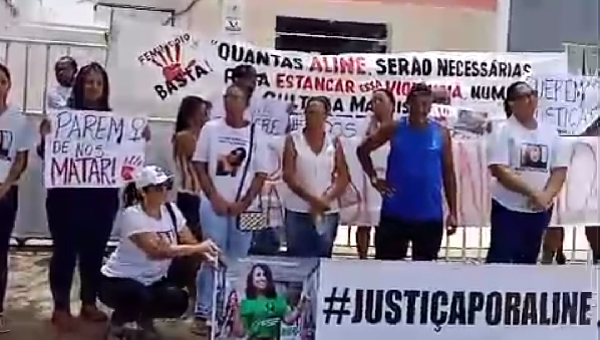 MANIFESTANTES PROTESTAM EM ILHÉUS CONTRA PEDIDO DE HABEAS CORPUS PARA DANILO CRUZ