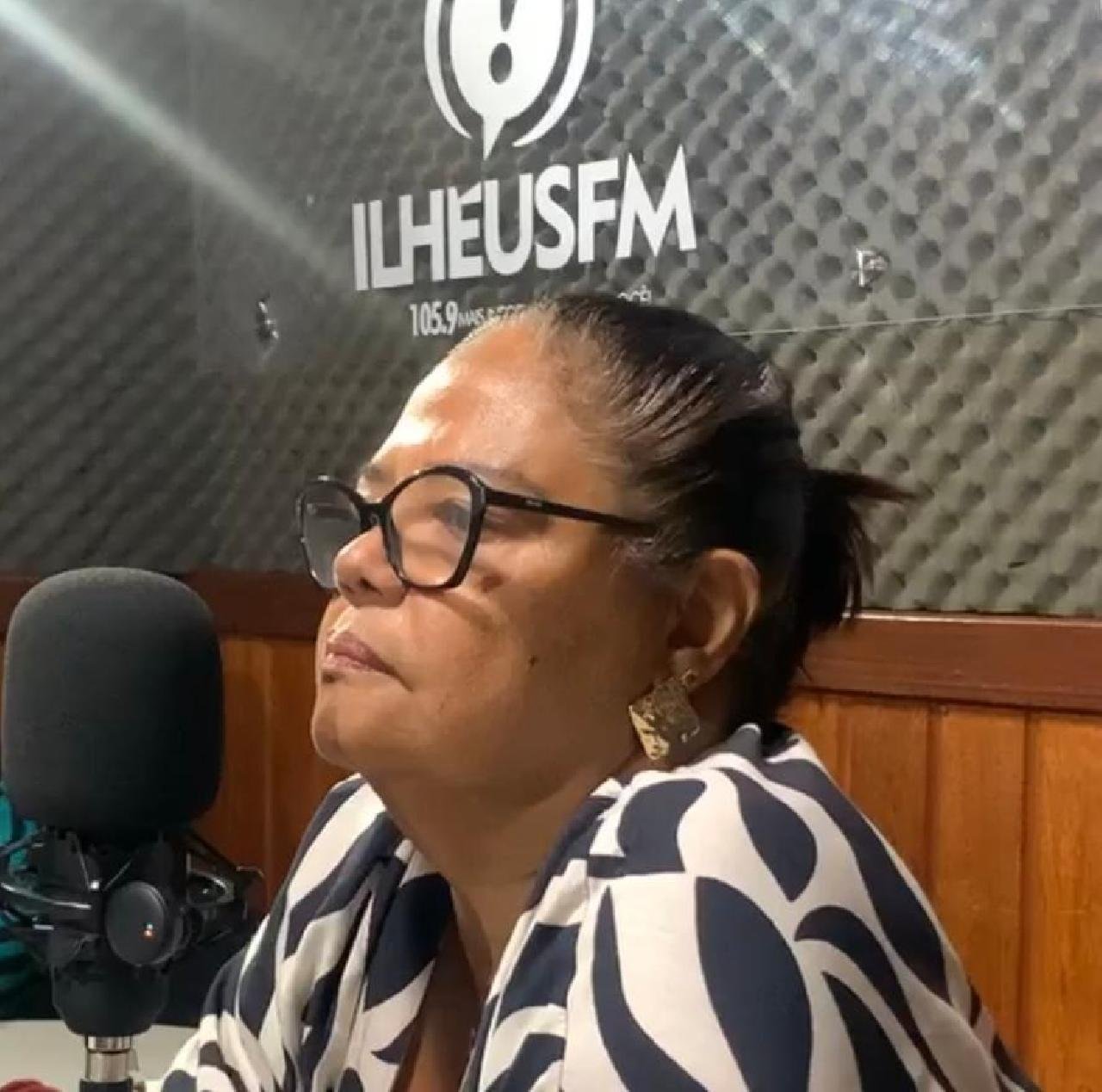 “DEVE, SIM”: SONILDA MELO REBATE SESAB E CONFIRMA QUE ESTADO DEVE QUASE R$ 7 MILHÕES À SAÚDE DE ILHÉUS