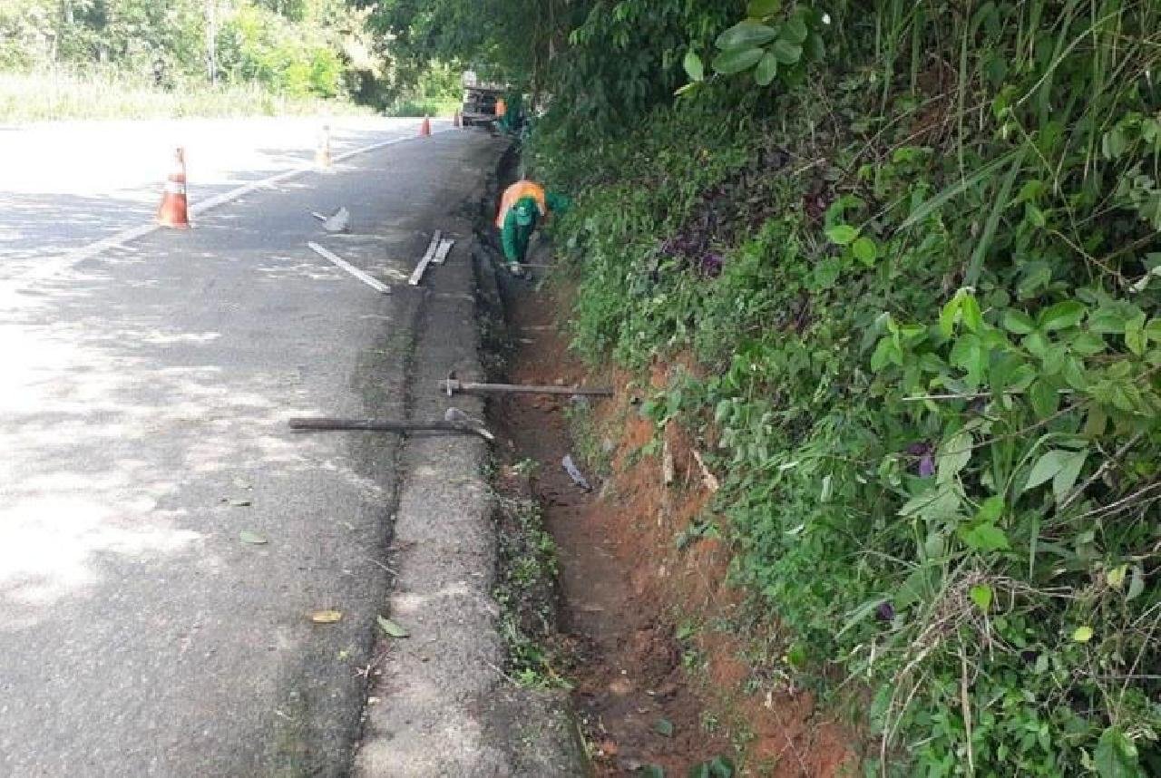 DNIT REALIZA OBRAS DE MANUTENÇÃO NA BR 415/BA