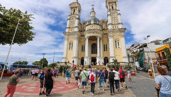FESTAS DE FIM DE ANO IMPULSIONAM ECONOMIA DE ILHÉUS COM ALTA DE ATÉ 30% NAS VENDAS E OCUPAÇÃO HOTELEIRA ACIMA DE 90%