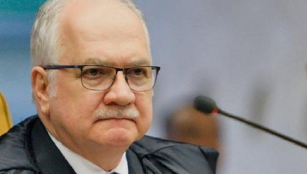 SENADORES E MINISTRO DO TCU SÃO ALVOS DE OPERAÇÃO DA PF AUTORIZADA POR FACHIN
