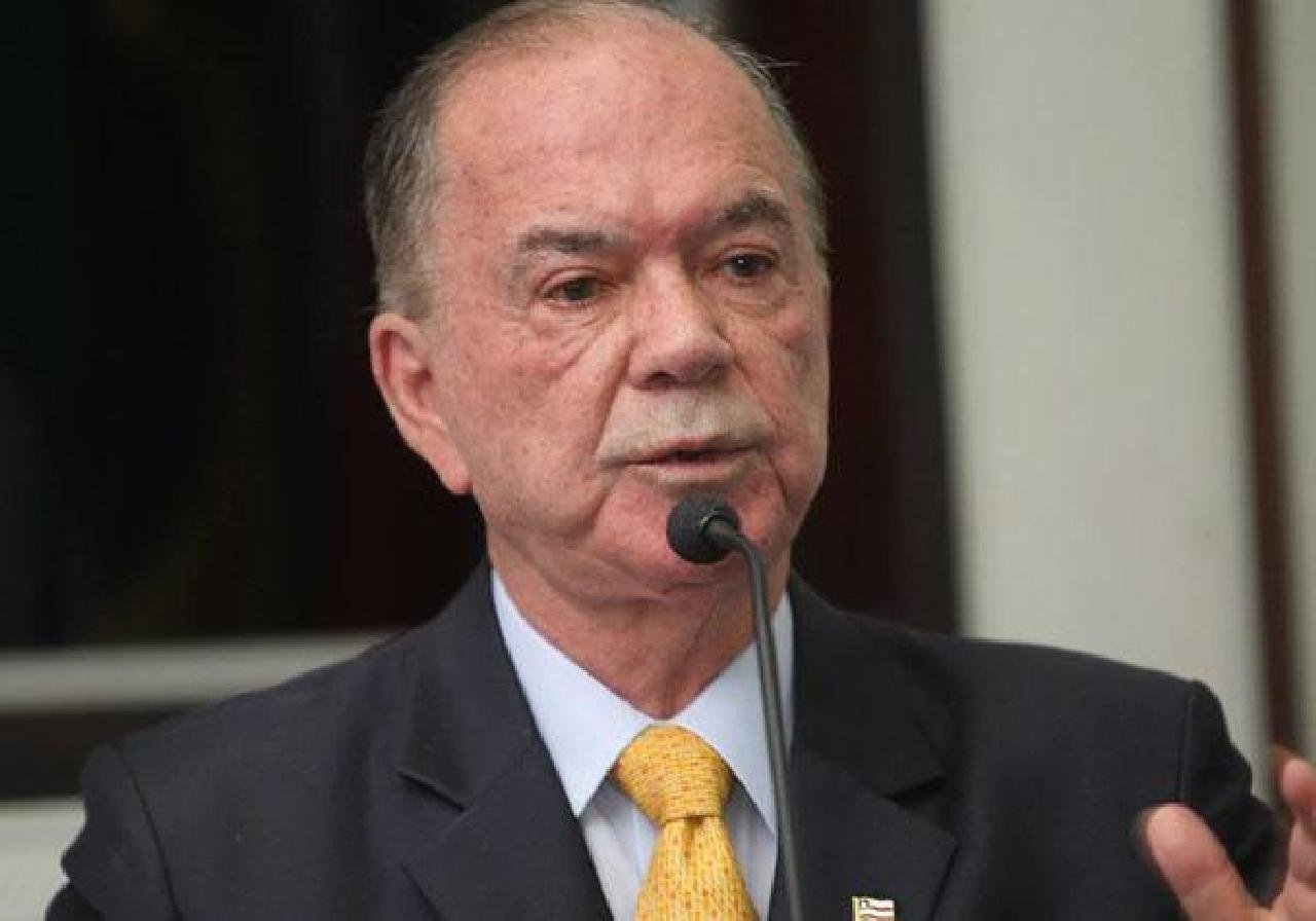"CASAMENTO DE RUI E WAGNER ESTÁ EM CRISE" DIZ JOÃO LEÃO "CASAMENTO DE RUI E WAGNER ESTÁ EM CRISE" DIZ JOÃO LEÃO