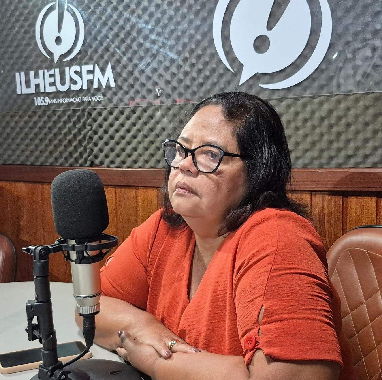 "TEMOS VAGAS OCIOSAS, MAS AS PESSOAS CONTINUAM NAS FILAS. VAMOS INVESTIGAR", DIZ SECRETÁRIA DE SAÚDE DE ILHÉUS "TEMOS VAGAS OCIOSAS, MAS AS PESSOAS CONTINUAM NAS FILAS. VAMOS INVESTIGAR", DIZ SECRETÁRIA DE SAÚDE DE ILHÉUS