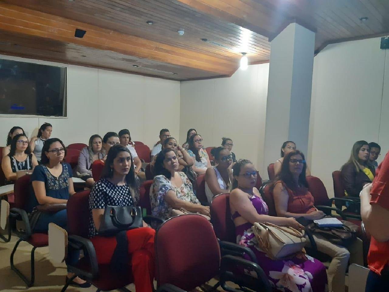 REUNIÃO DISCUTE POLÍTICAS PÚBLICAS PARA GESTÃO EM SAÚDE