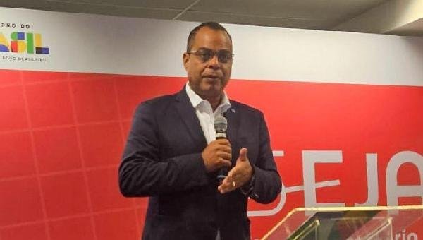 MAGNO LAVIGNE ACOMPANHA MINISTRO LUIZ MARINHO EM LANÇAMENTO DE PROGRAMA QUE  AMPLIA ACESSO À EDUCAÇÃO DE JOVENS E ADULTOS