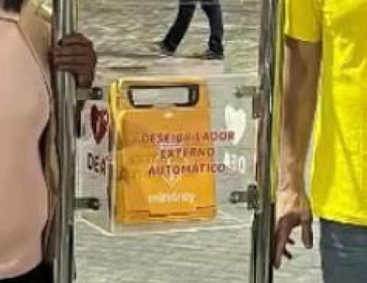 PREFEITURA ESCLARECE RETIRADA TEMPORÁRIA DE DESFIBRILADOR DA PRAÇA DOM EDUARDO