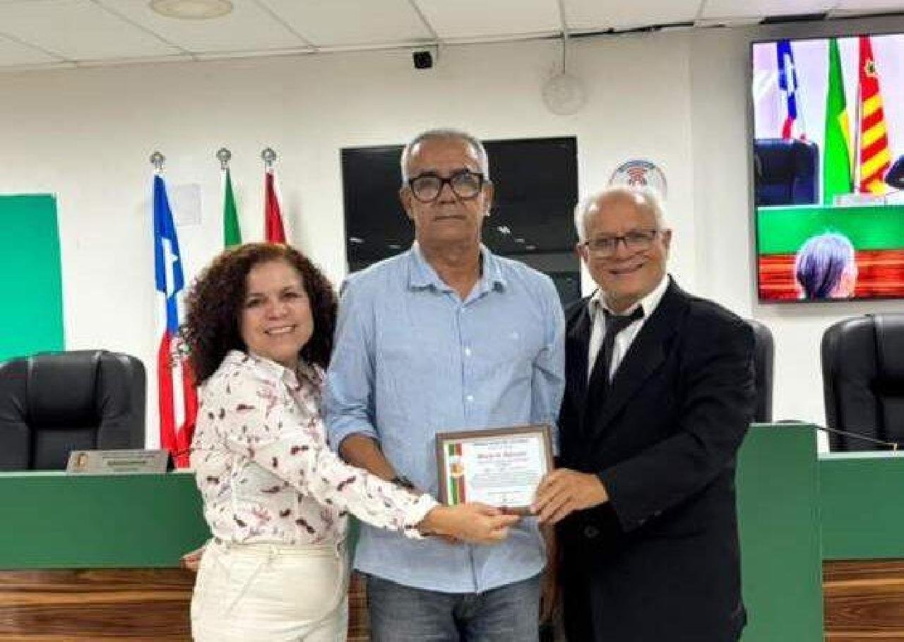 CÂMARA DE VEREADORES CONCEDE MOÇÃO DE APLAUSOS À APPI/APLB SINDICATO POR INICIATIVA DOS VEREADORES ENILDA MENDONÇA E PAULO CARQUEIJA