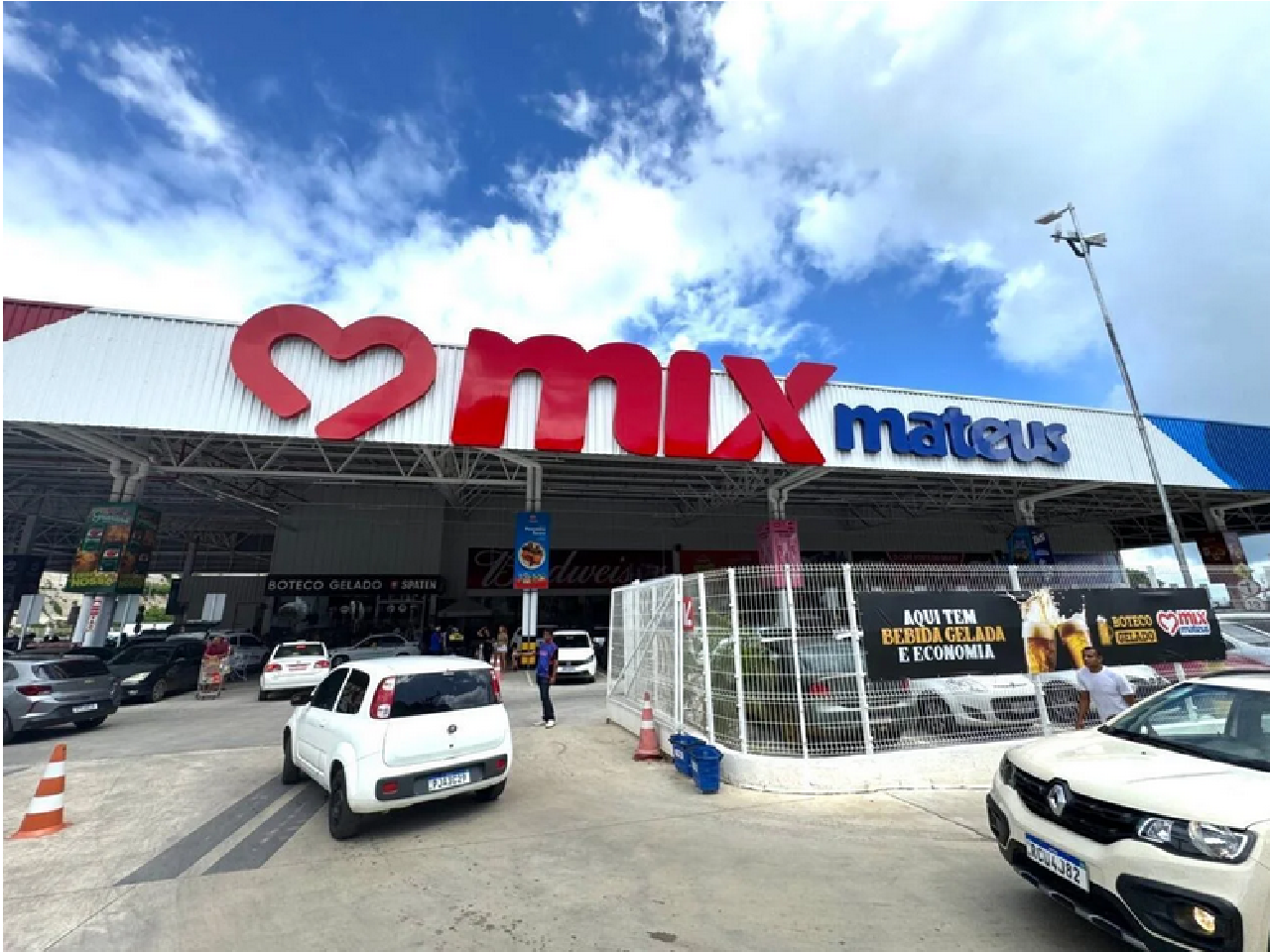 GRUPO MATEUS CONFIRMA DESLIGAMENTO DE 321 DIARISTAS EM ILHÉUS, MAS NEGA PAGAMENTOS ATRASADOS GRUPO MATEUS CONFIRMA DESLIGAMENTO DE 321 DIARISTAS EM ILHÉUS, MAS NEGA PAGAMENTOS ATRASADOS