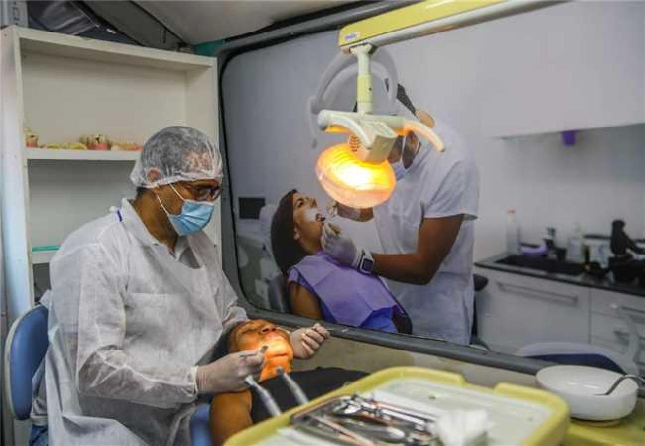 PREFEITURA DE ILHÉUS OFERECE ATENDIMENTO ODONTOLÓGICO EM 21 UNIDADES DE SAÚDE; CONFIRA LOCAIS PREFEITURA DE ILHÉUS OFERECE ATENDIMENTO ODONTOLÓGICO EM 21 UNIDADES DE SAÚDE; CONFIRA LOCAIS