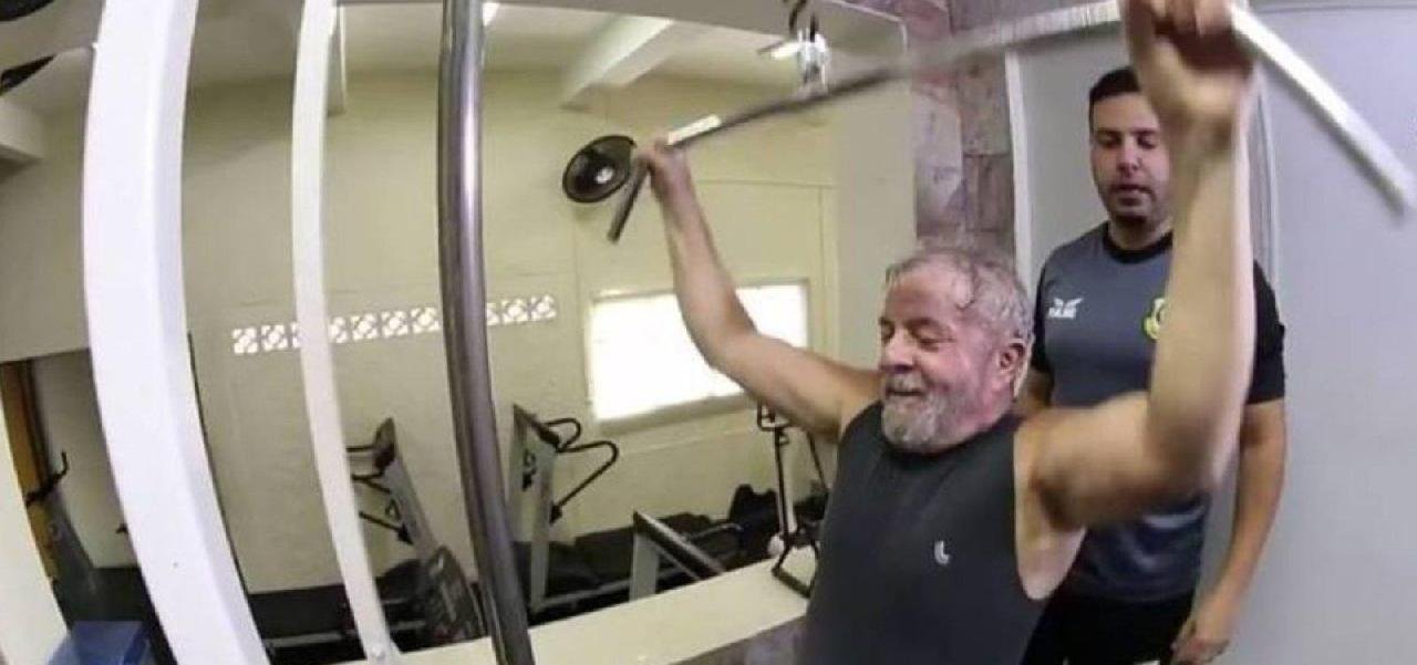 LULA ESTÁ EM PREPARAÇÃO PARA ELEIÇÃO DE 2022: “QUERO CHEGAR COM 77 ANOS E TESÃO DE 30” LULA ESTÁ EM PREPARAÇÃO PARA ELEIÇÃO DE 2022: “QUERO CHEGAR COM 77 ANOS E TESÃO DE 30”