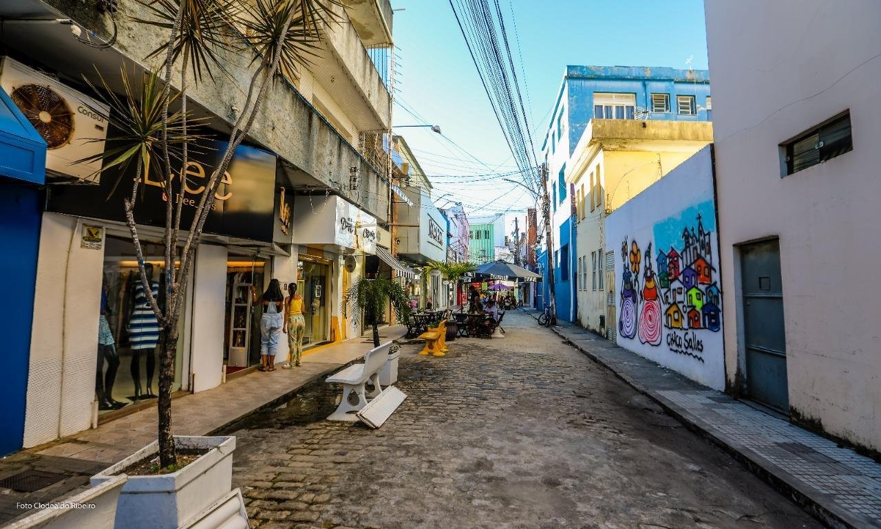 ASSINADA ORDEM DE SERVIÇO PARA REQUALIFICAÇÃO DE RUAS NO CENTRO DE ILHÉUS ASSINADA ORDEM DE SERVIÇO PARA REQUALIFICAÇÃO DE RUAS NO CENTRO DE ILHÉUS