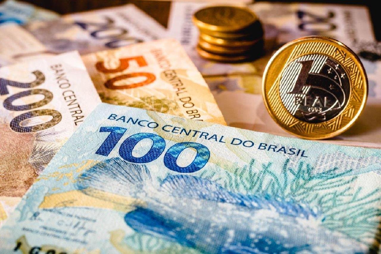COM REAJUSTE DE 6,97%, SALÁRIO MÍNIMO CHEGA A R$ 1.412 EM 2024 COM REAJUSTE DE 6,97%, SALÁRIO MÍNIMO CHEGA A R$ 1.412 EM 2024