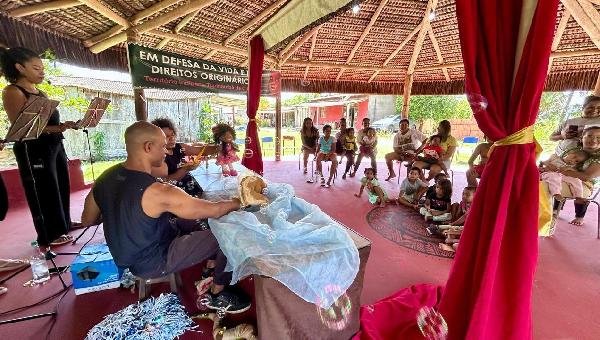 A AVENTURA DE MARIÁ E MURECI ENCANTA CRIANÇAS NAS PRIMEIRAS APRESENTAÇÕES EM ILHÉUS