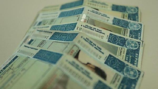 56% SÃO CONTRA E 41%, A FAVOR DE AUMENTO DO LIMITE DA PONTUAÇÃO DA CNH PROPOSTO POR BOLSONARO, DIZ DATAFOLHA