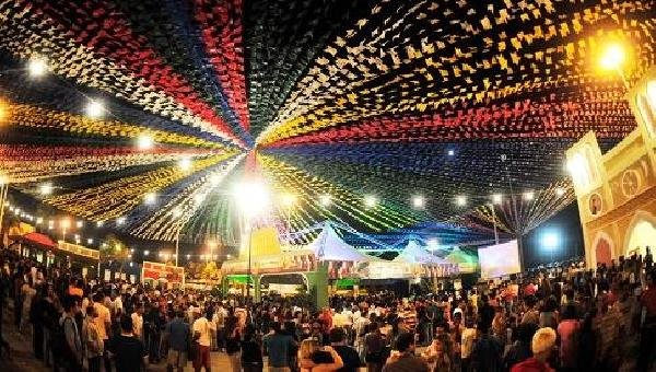 RUI COSTA ANUNCIA QUE BAHIA NÃO TERÁ FESTA JUNINA E PRORROGA SUSPENSÃO DE AULAS