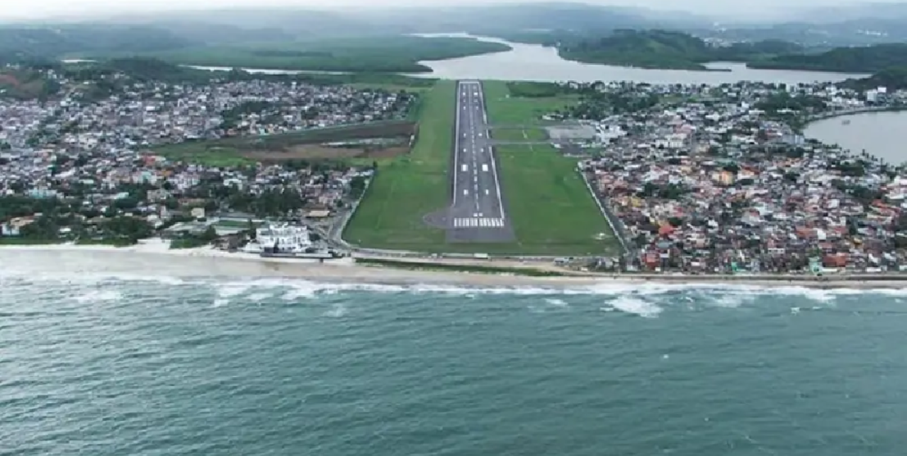 "É UMA QUESTÃO DE SEGURANÇA NACIONAL", DIZ VILA NOVA SOBRE A FALTA DE EQUIPAMENTO DE APROXIMAÇÃO POR INSTRUMENTO NO AEROPORTO DE ILHÉUS "É UMA QUESTÃO DE SEGURANÇA NACIONAL", DIZ VILA NOVA SOBRE A FALTA DE EQUIPAMENTO DE APROXIMAÇÃO POR INSTRUMENTO NO AEROPORTO DE ILHÉUS