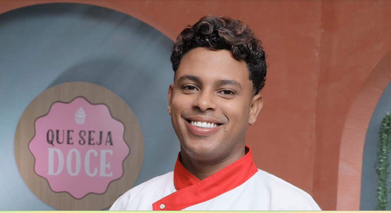 CHEF ILHEENSE MANOEL FRANKLIN VENCE EPISÓDIO DO “QUE SEJA DOCE” COM SOBREMESA DE CACAU, SÍMBOLO DA CIDADE CHEF ILHEENSE MANOEL FRANKLIN VENCE EPISÓDIO DO “QUE SEJA DOCE” COM SOBREMESA DE CACAU, SÍMBOLO DA CIDADE