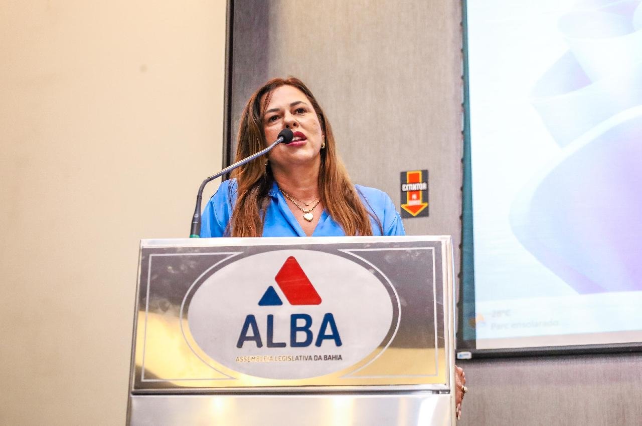 DEPUTADA SOANE GALVÃO APRESENTA PROJETO DE LEI QUE CRIA SISTEMA UNIFICADO DE ATENDIMENTO À MULHER EXPOSTA À VIOLÊNCIA (SUAME) DEPUTADA SOANE GALVÃO APRESENTA PROJETO DE LEI QUE CRIA SISTEMA UNIFICADO DE ATENDIMENTO À MULHER EXPOSTA À VIOLÊNCIA (SUAME)