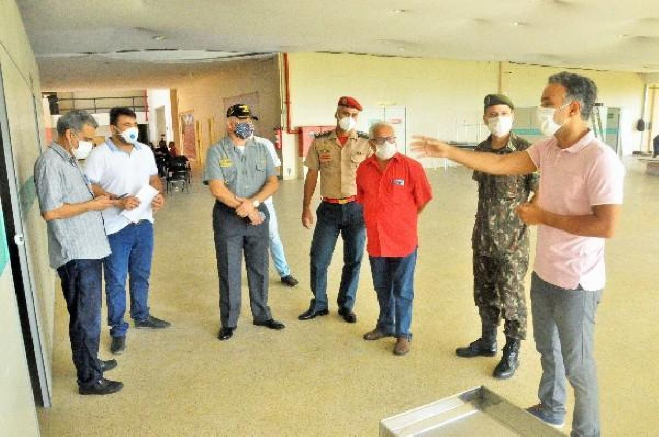 GABINETE DE CRISE VISITA CENTRO DE ATENDIMENTO AO COVID-19 DE ILHÉUS