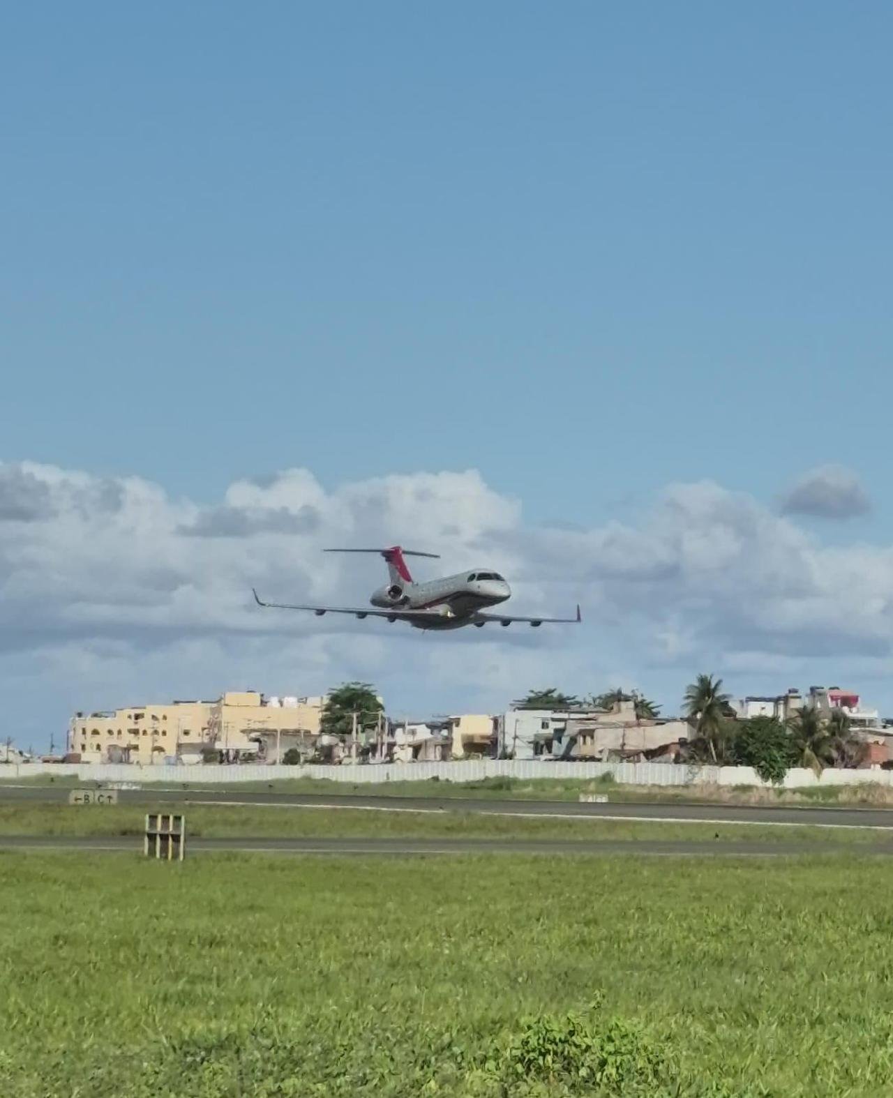AVIÃO DA FAB SOBREVOA AEROPORTO DE ILHÉUS E LEVANTA EXPECTATIVA SOBRE TESTES COM SISTEMA DE GPS