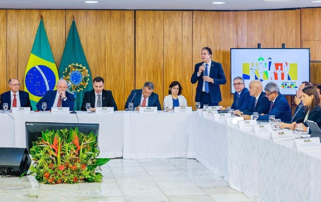 JERÔNIMO DESTACA IMPORTÂNCIA DE AÇÕES CONJUNTAS NO ENFRENTAMENTO À VIOLÊNCIA NAS ESCOLAS, DURANTE ENCONTRO COM PRESIDENTE LULA EM BRASÍLIA JERÔNIMO DESTACA IMPORTÂNCIA DE AÇÕES CONJUNTAS NO ENFRENTAMENTO À VIOLÊNCIA NAS ESCOLAS, DURANTE ENCONTRO COM PRESIDENTE LULA EM BRASÍLIA