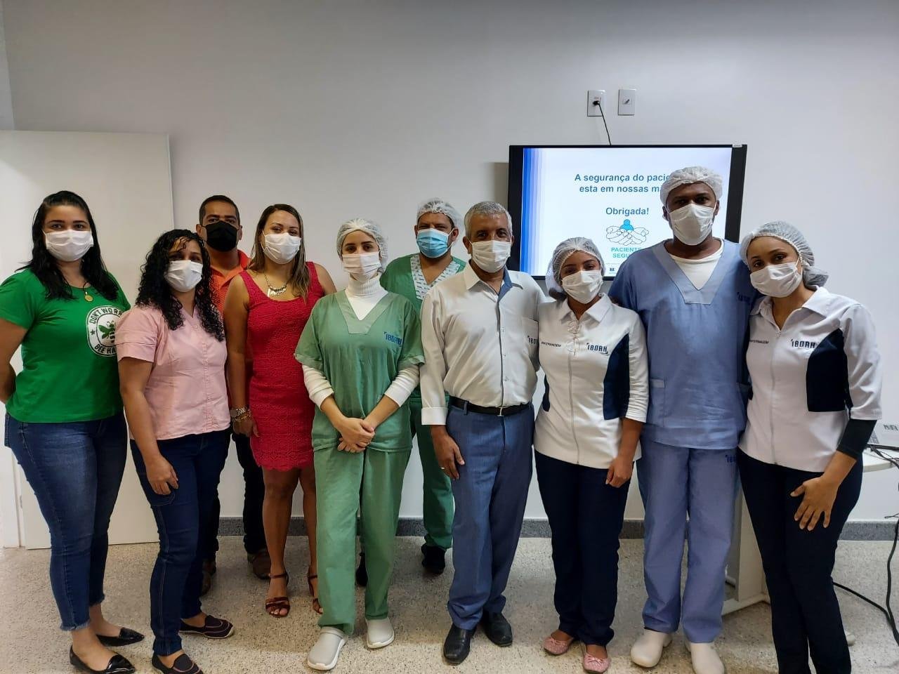 TÉCNICOS EM RADIOLOGIA DO HOSPITAL REGIONAL COSTA DO CACAU RECEBEM CAPACITAÇÃO SOBRE CUIDADOS COM PACIENTES TÉCNICOS EM RADIOLOGIA DO HOSPITAL REGIONAL COSTA DO CACAU RECEBEM CAPACITAÇÃO SOBRE CUIDADOS COM PACIENTES