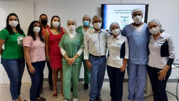 TÉCNICOS EM RADIOLOGIA DO HOSPITAL REGIONAL COSTA DO CACAU RECEBEM CAPACITAÇÃO SOBRE CUIDADOS COM PACIENTES 