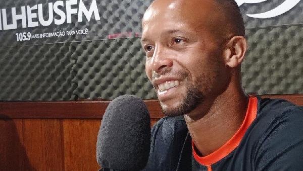 "COMO O CONHECIMENTO MUDOU A MINHA VIDA, EU PRECISO TAMBÉM TRANSFORMAR A VIDA DESSES PROFESSORES", DECLAROU PROFESSOR MAURÍCIO CORREIA SOBRE O FUTEVÔLEI