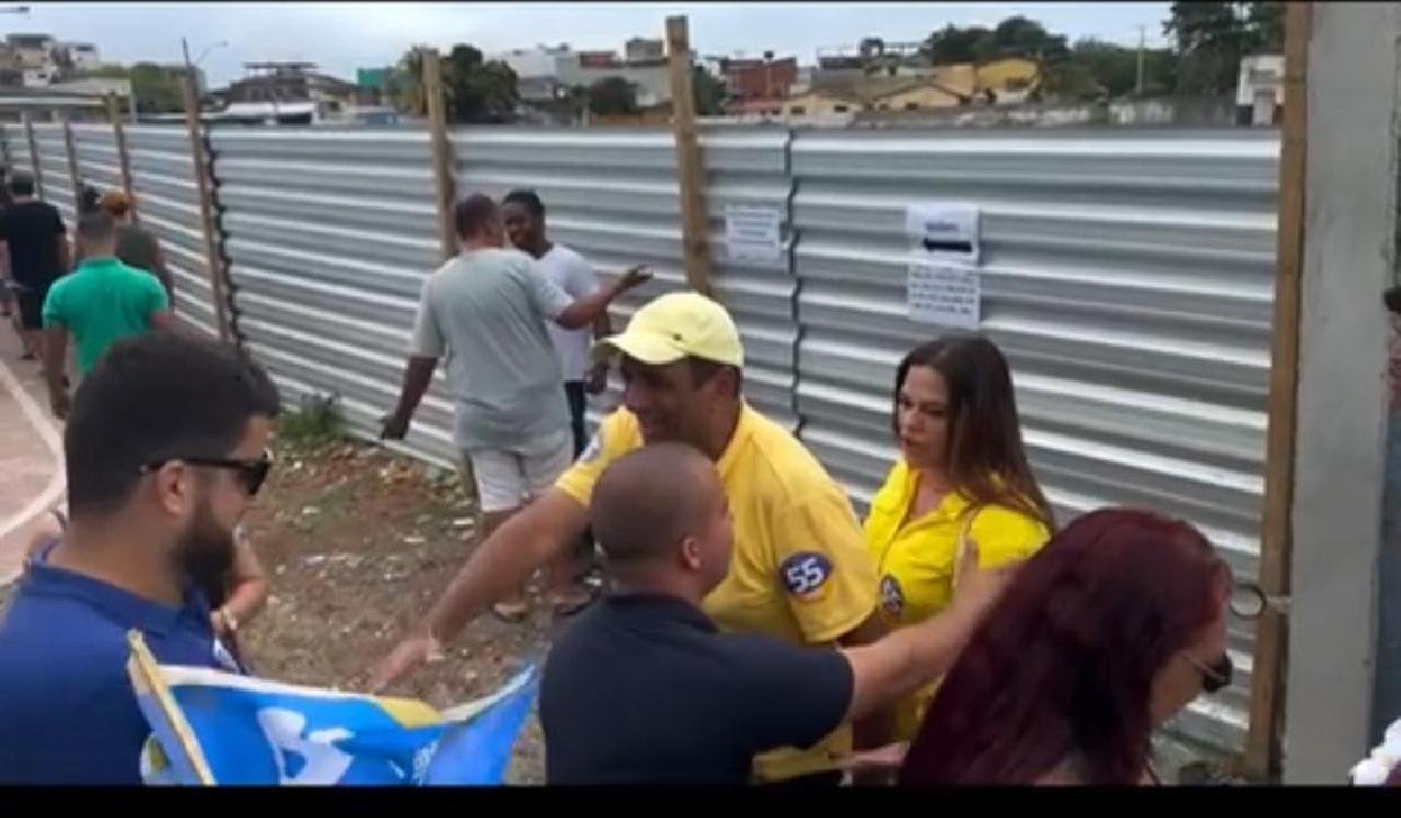 THIAGO MARTINS E MÁRIO ALEXANDRE: ENCONTRO POSTURADO E CALMO NO COLÉGIO DA POLÍCIA MILITAR EM ILHÉUS THIAGO MARTINS E MÁRIO ALEXANDRE: ENCONTRO POSTURADO E CALMO NO COLÉGIO DA POLÍCIA MILITAR EM ILHÉUS