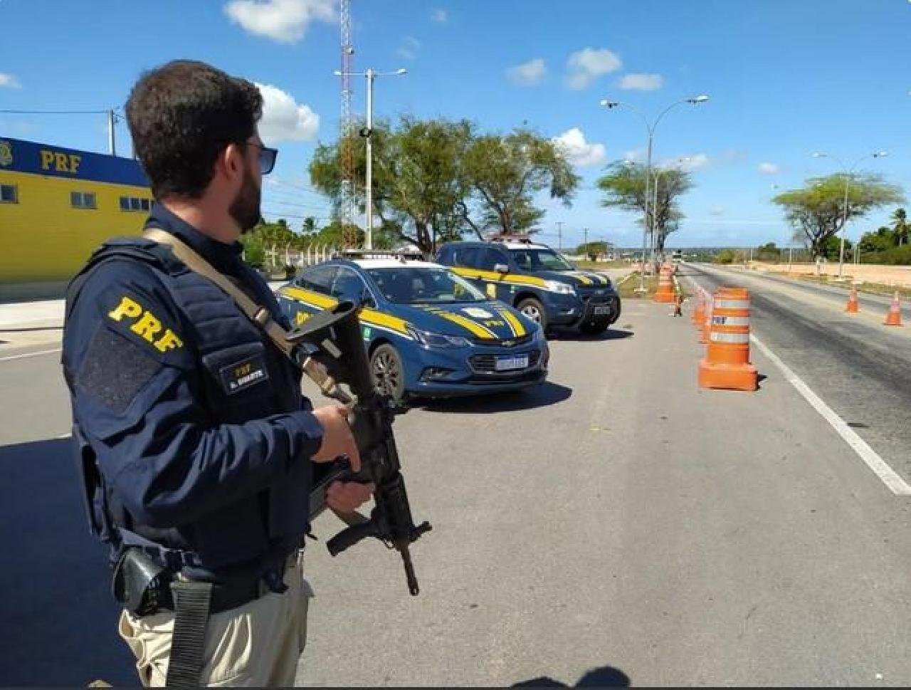 PRF INICIA OPERAÇÃO CARNAVAL E FAZ RECOMENDAÇÕES AOS MOTORISTAS PRF INICIA OPERAÇÃO CARNAVAL E FAZ RECOMENDAÇÕES AOS MOTORISTAS