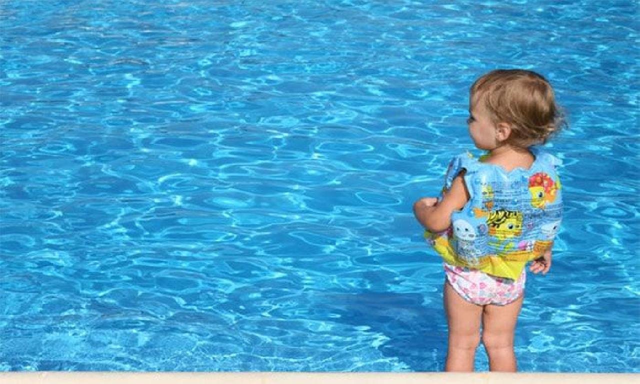 ESTUDANTES DE CAETITÉ DESENVOLVEM DISPOSITIVO PARA EVITAR AFOGAMENTOS DE CRIANÇAS EM PISCINAS ESTUDANTES DE CAETITÉ DESENVOLVEM DISPOSITIVO PARA EVITAR AFOGAMENTOS DE CRIANÇAS EM PISCINAS