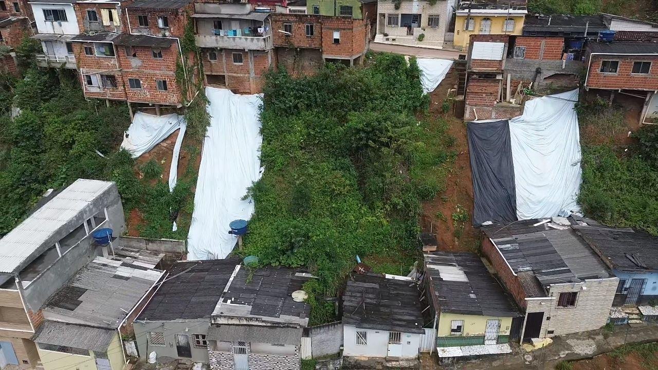 PREFEITURA E CAIXA ECONÔMICA REALIZAM VISTORIA EM ENCOSTAS DE ILHÉUS  PREFEITURA E CAIXA ECONÔMICA REALIZAM VISTORIA EM ENCOSTAS DE ILHÉUS