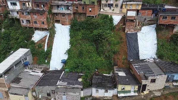 PREFEITURA E CAIXA ECONÔMICA REALIZAM VISTORIA EM ENCOSTAS DE ILHÉUS 