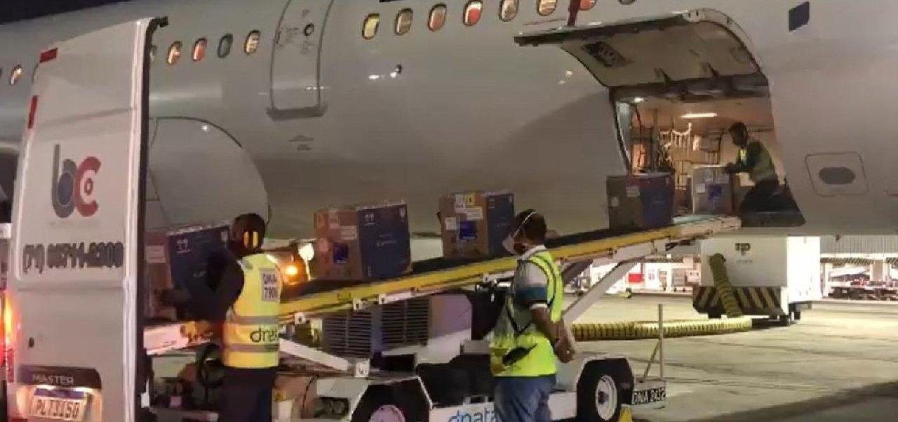 BAHIA RECEBEU 140.800 DOSES DE VACINA CONTRA COVID-19 BAHIA RECEBEU 140.800 DOSES DE VACINA CONTRA COVID-19