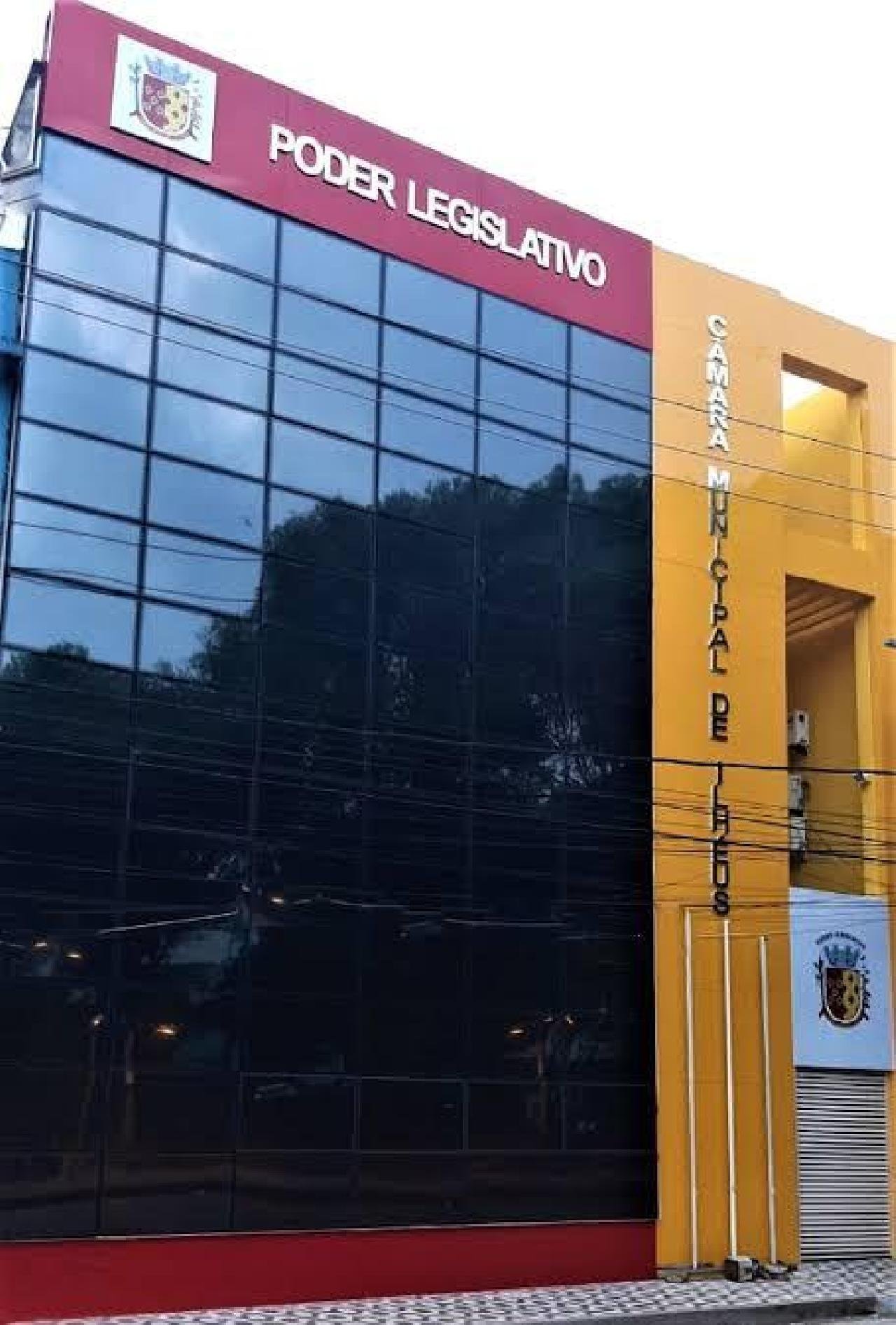 ILHÉUS:ELEITOS E SUPLENTES SERÃO DIPLOMADOS AMANHÃ ILHÉUS:ELEITOS E SUPLENTES SERÃO DIPLOMADOS AMANHÃ