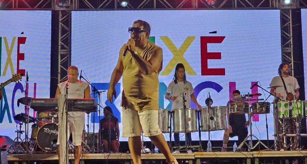 BANDA AXÉ BEACH AGITOU FILÕES NO CARNAVAL CULTURAL DE ILHÉUS E CIDADES DO SUL E EXTREMO SUL DA BAHIA BANDA AXÉ BEACH AGITOU FILÕES NO CARNAVAL CULTURAL DE ILHÉUS E CIDADES DO SUL E EXTREMO SUL DA BAHIA