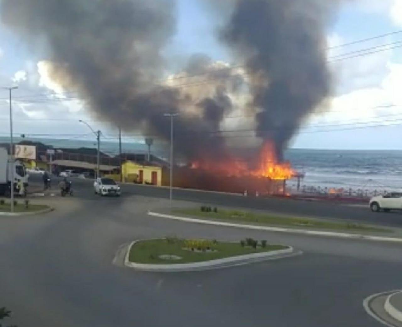 ILHÉUS: INCÊNDIO ATINGE A CABANA GABRIELA