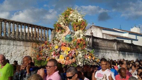 ILHÉUS: MUDANÇA NO TRAJETO TRADICIONAL DA PROCISSÃO DE NOSSA SENHORA DAS VITÓRIAS NO CENTRO GERA POLÊMICA ENTRE CATÓLICOS