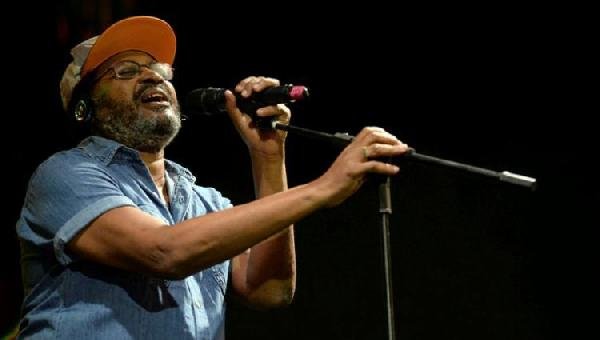 ILHÉUS RECEBE SHOWS GRATUITOS DE EDSON GOMES E OLODUM NA PRÓXIMA TERÇA (14)