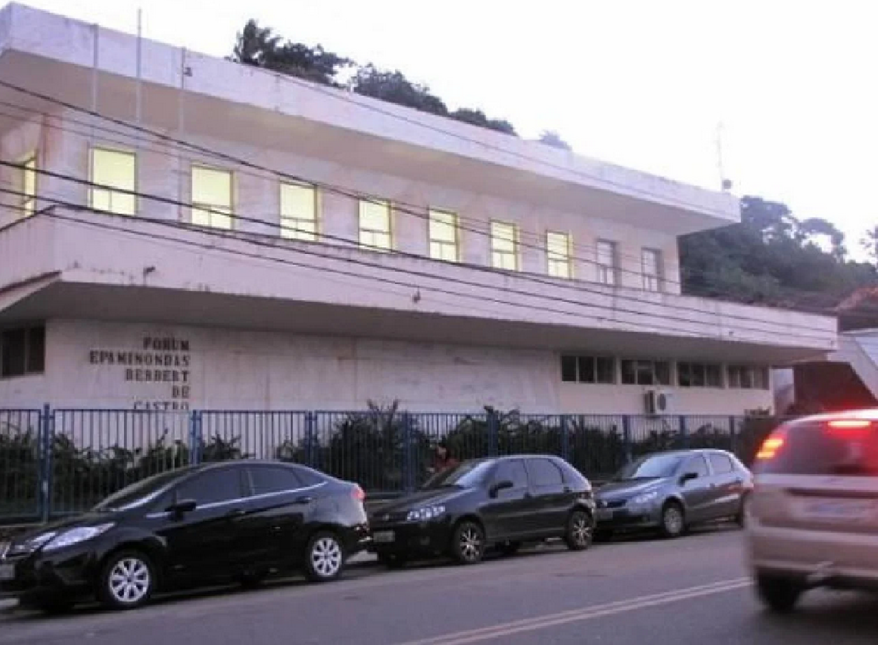 PARALISAÇÃO JUDICIÁRIO BAIANO: FÓRUM DE ILHÉUS DEVE FUNCIONAR APENAS PARA AUDIÊNCIAS E ATENDIMENTOS EMERGENCIAIS PARALISAÇÃO JUDICIÁRIO BAIANO: FÓRUM DE ILHÉUS DEVE FUNCIONAR APENAS PARA AUDIÊNCIAS E ATENDIMENTOS EMERGENCIAIS