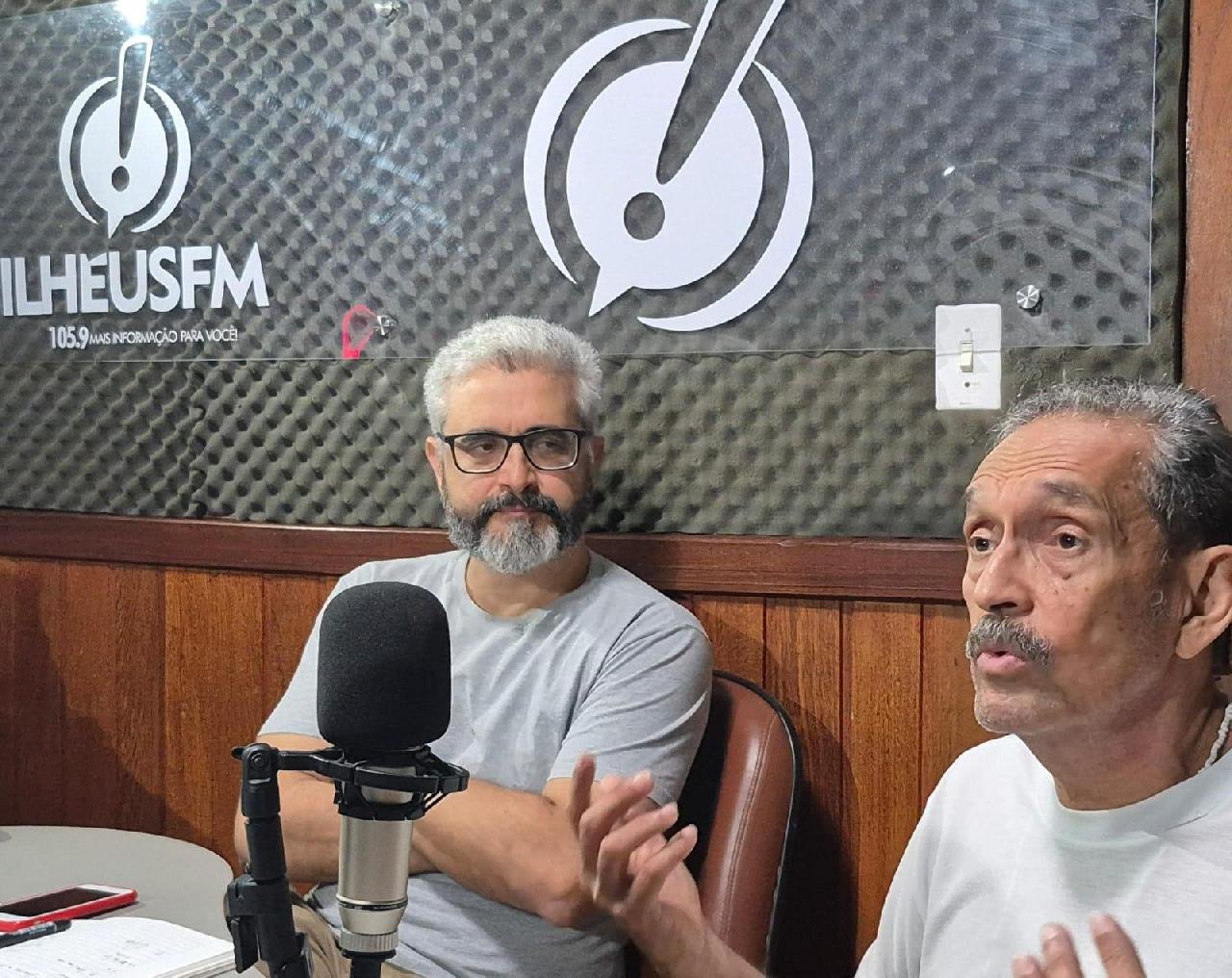 "O TEATRO NÃO TEM UMA TOMADA FUNCIONANDO", DIZ ELSON ROSÁRIO SOBRE O TEATRO MUNICIPAL DE ILHÉUS "O TEATRO NÃO TEM UMA TOMADA FUNCIONANDO", DIZ ELSON ROSÁRIO SOBRE O TEATRO MUNICIPAL DE ILHÉUS