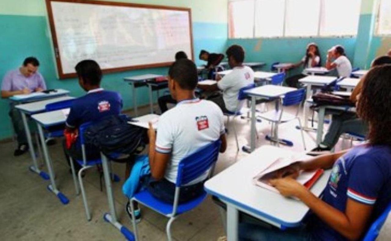BAHIA: DECRETO PRORROGA SUSPENSÃO DE AULAS E EVENTOS ATÉ O FINAL DE AGOSTO BAHIA: DECRETO PRORROGA SUSPENSÃO DE AULAS E EVENTOS ATÉ O FINAL DE AGOSTO