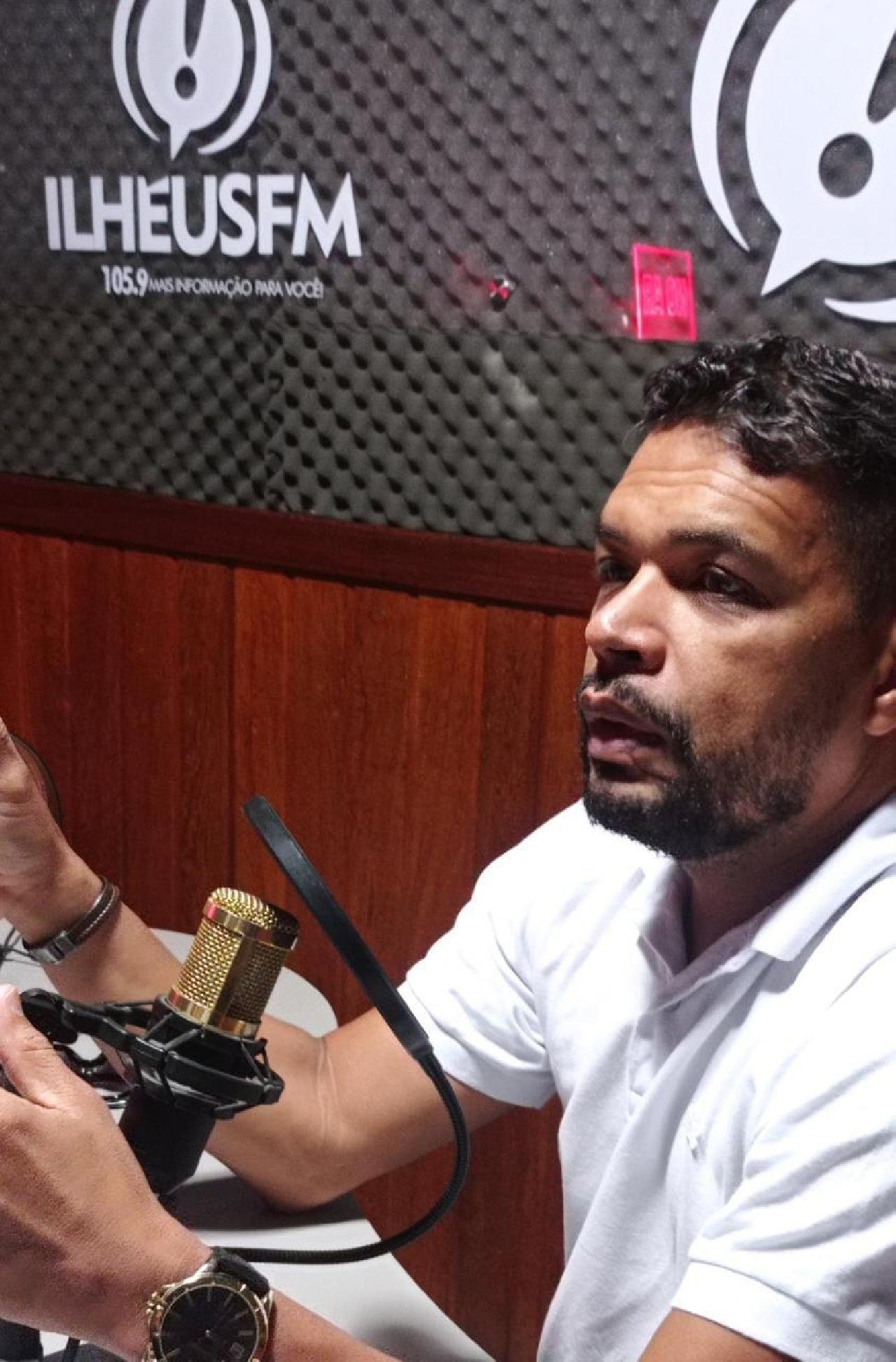 "O PROJETO É MEU, MAS A LEI É DO POVO" DIZ JERBSON MORAES SOBRE LEI QUE REDUZ COBRANÇA DA TARIFA DE ESGOTO DA EMBASA "O PROJETO É MEU, MAS A LEI É DO POVO" DIZ JERBSON MORAES SOBRE LEI QUE REDUZ COBRANÇA DA TARIFA DE ESGOTO DA EMBASA
